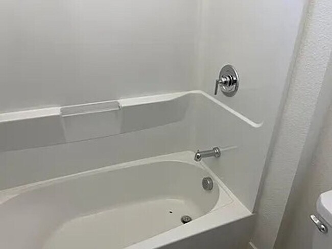 Building Photo - Gorgeous 4-Bedroom Home in Prime Antioch L...