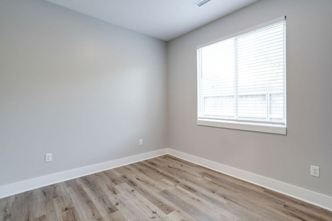 Building Photo - Anna Duplex- 3 Bedroom!