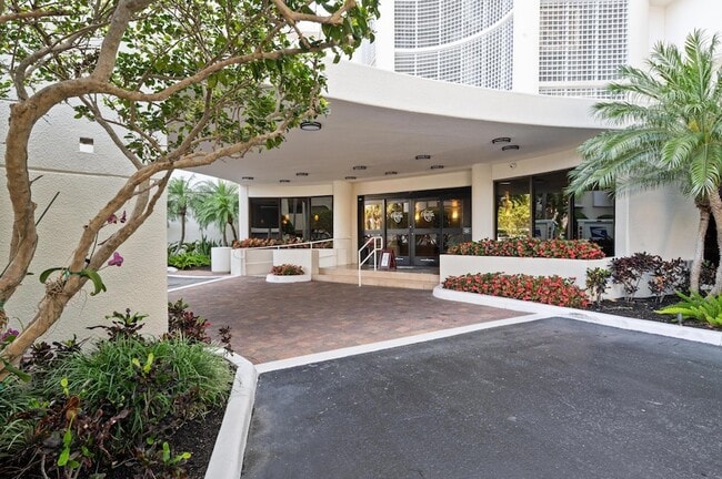 Building Photo - 3000 N Ocean Dr