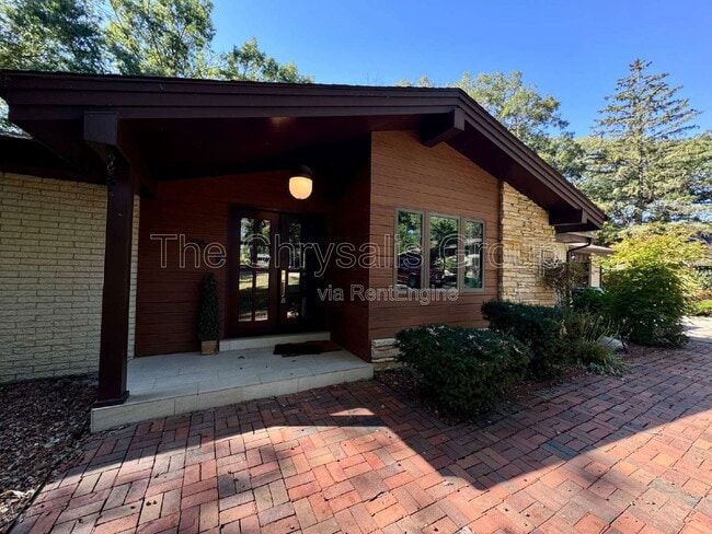 Primary Photo - 206 Forest Park Pl