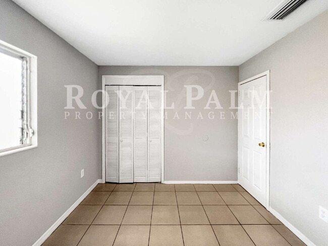 Building Photo - 9861 Orange River Blvd