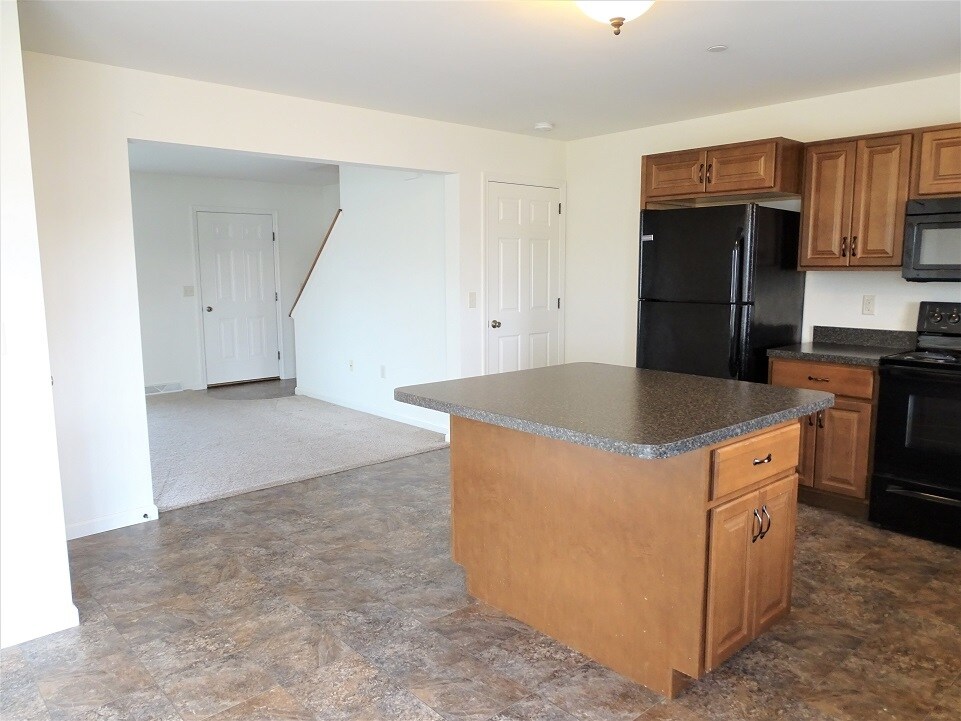 Building Photo - 247 Limestone Dr