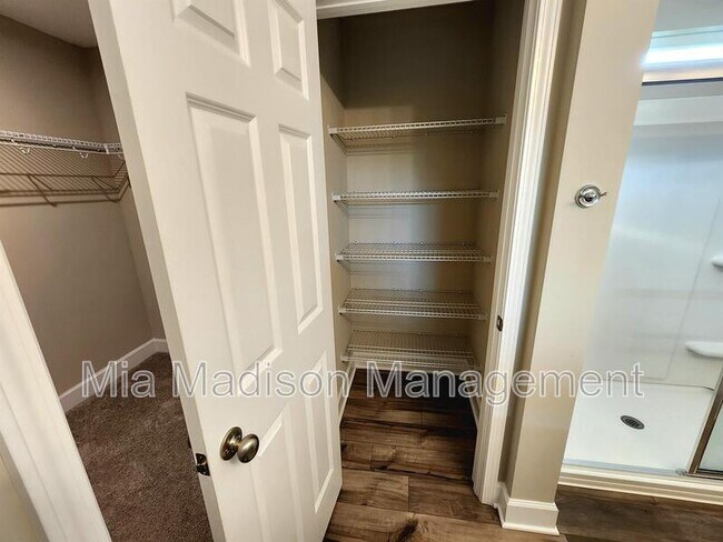 Building Photo - 231 HAISLEY RUN