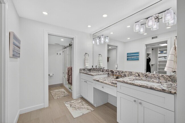 Building Photo - 840 Ocean Dr