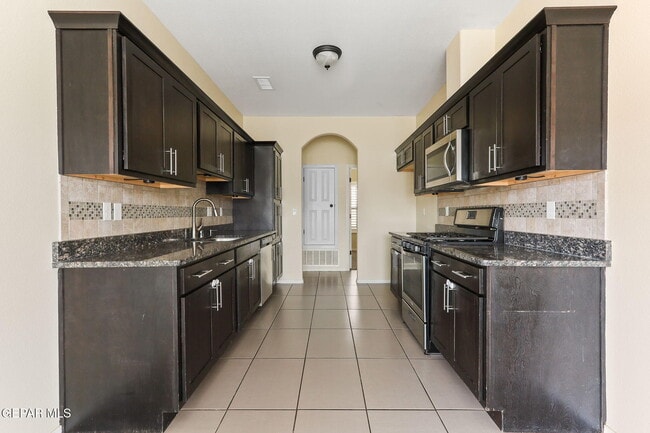 Building Photo - 2101 James White Dr