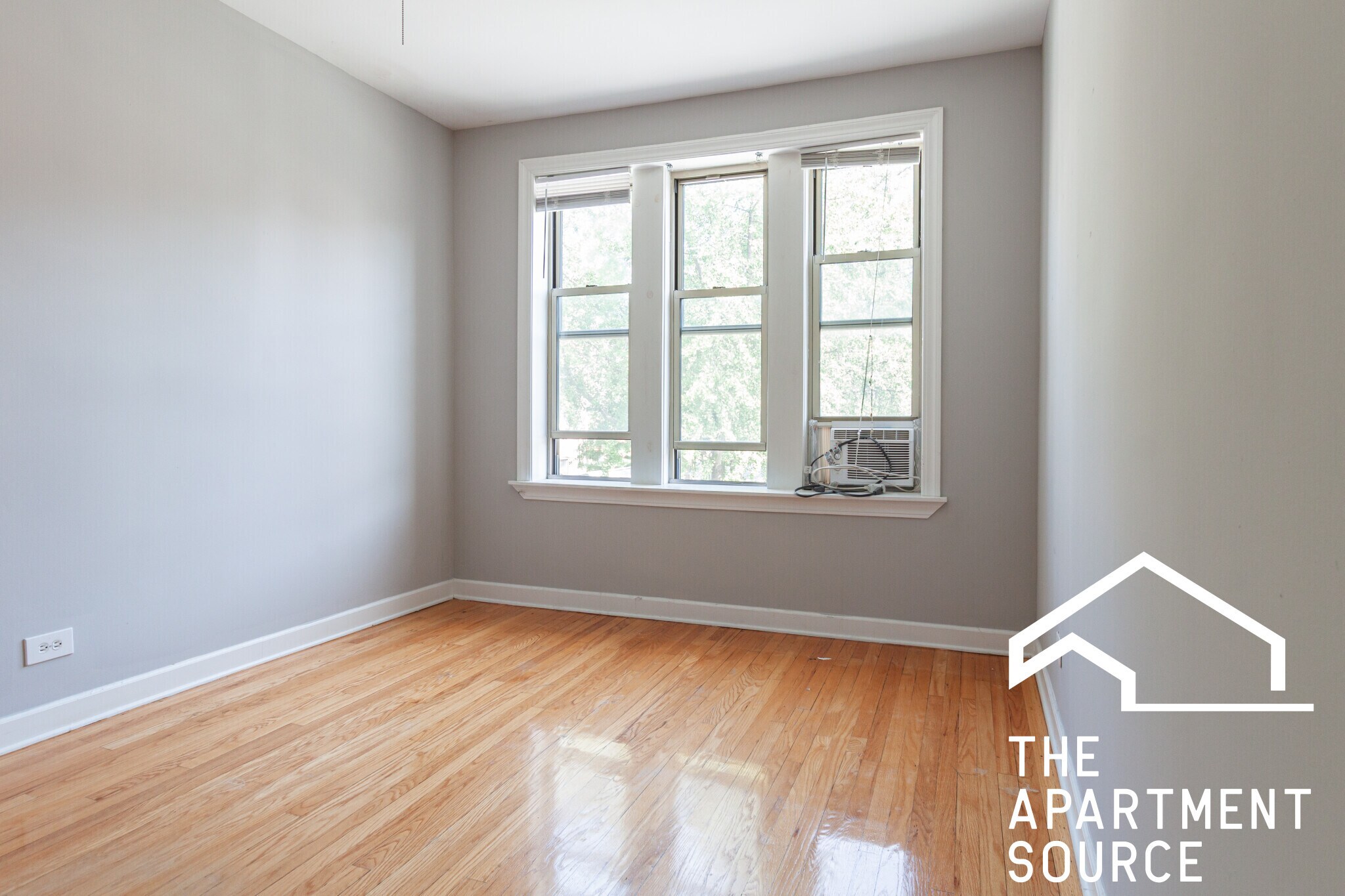 Building Photo - 561 W Aldine Ave