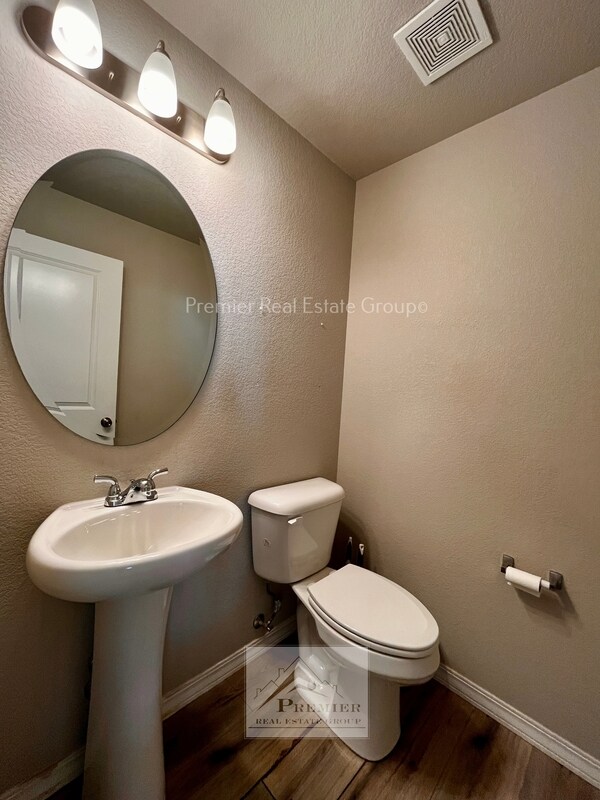 Building Photo - 4280 Samaritan Lp