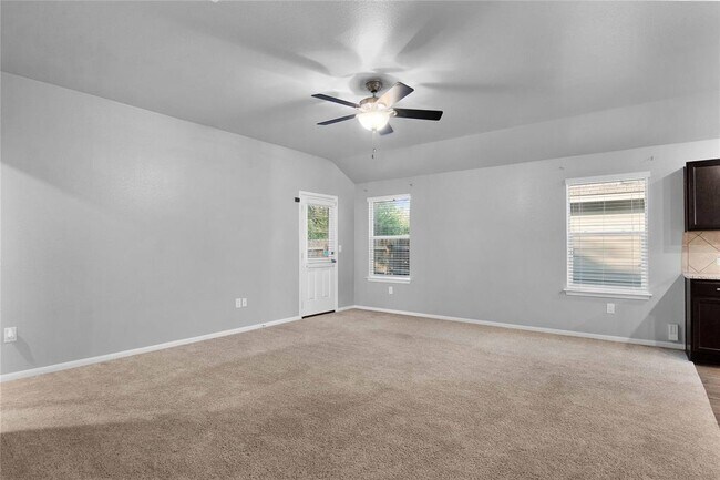 Building Photo - 704 Red Tails Dr