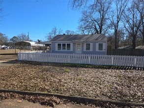 Building Photo - 1711 W 17th St