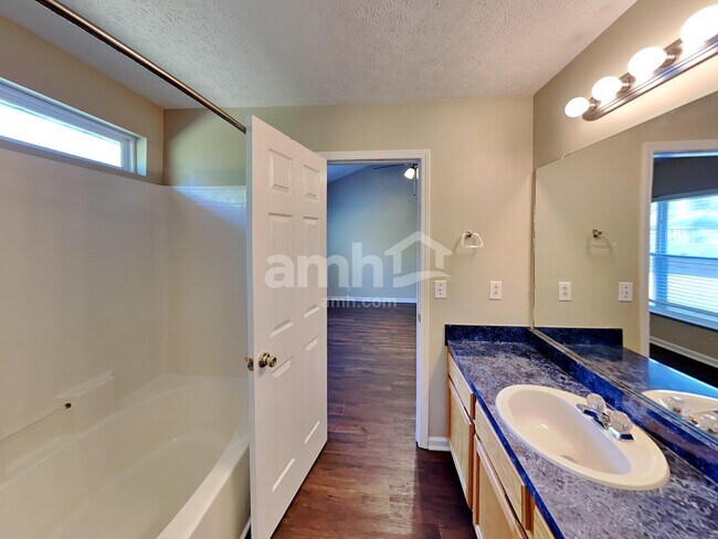 Building Photo - 1237 Cheyenne Ct