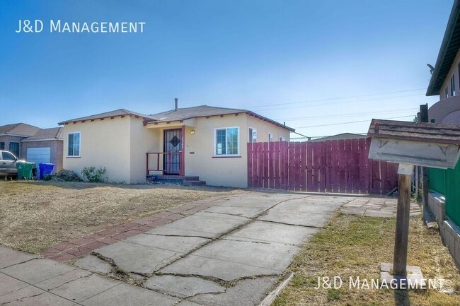 Building Photo - 3341 Chamoune Ave