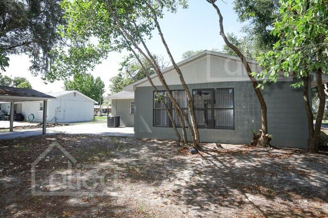Building Photo - 4006 Luan Dr