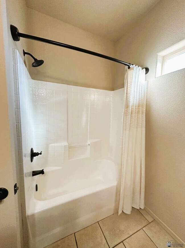 Building Photo - 10804 S Madero St