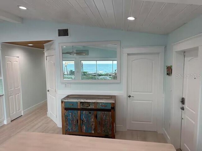 Building Photo - 5 Park Ave