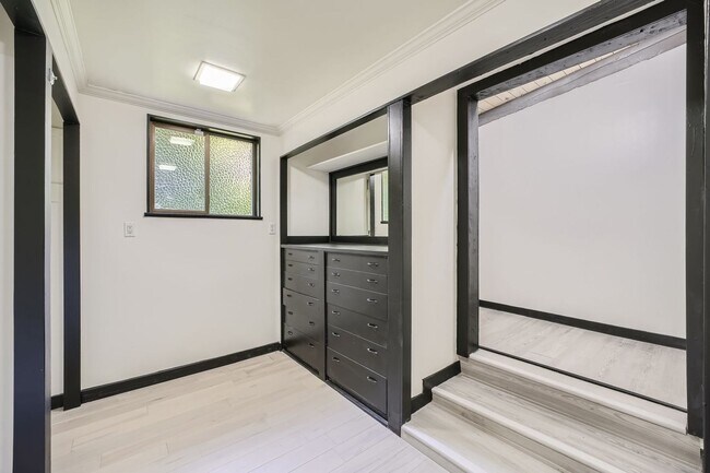 Building Photo - 4Bd/3.5Ba Medina House