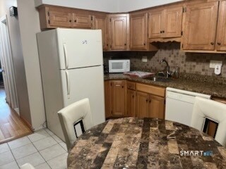 Building Photo - 273 Derby Ave