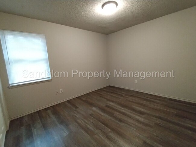 Building Photo - For Lease | Wagoner | $1,100 Rent