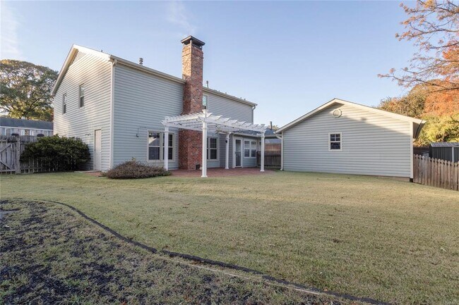 Building Photo - 149 Ledyard Dr