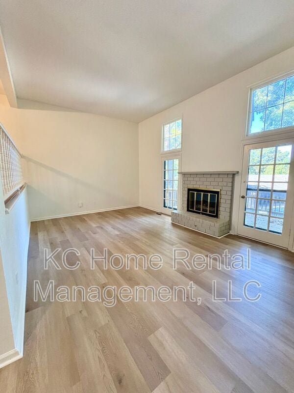 Building Photo - 10205 CedarBrooke Ln
