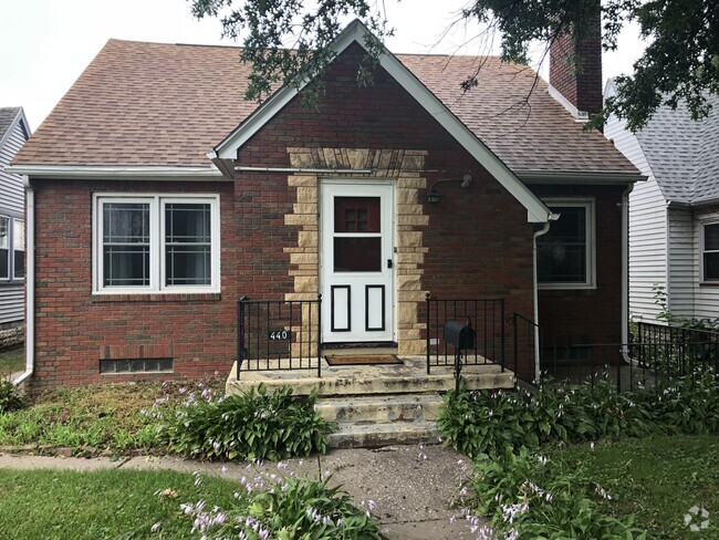 Building Photo - 440 E 30th St