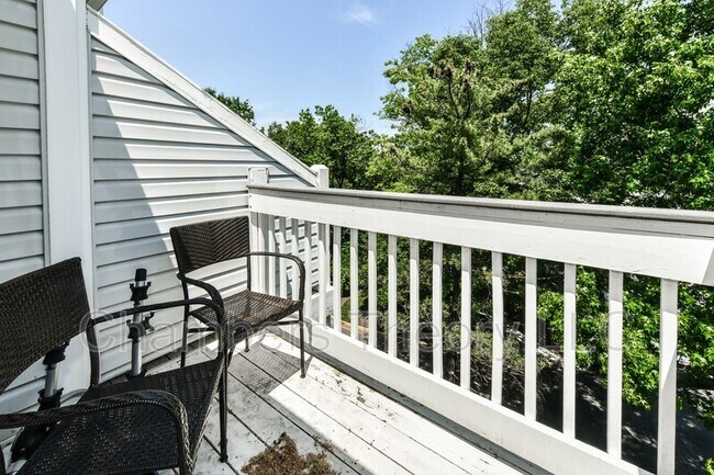 Building Photo - 2911-D S Woodstock St