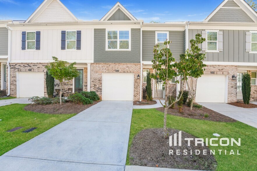 Primary Photo - 2025 Rosemary Park Ln