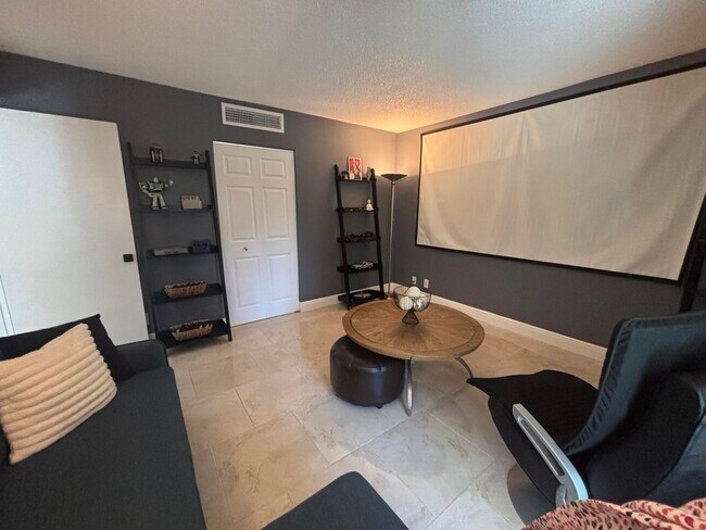 Building Photo - 1705 Presidential Way