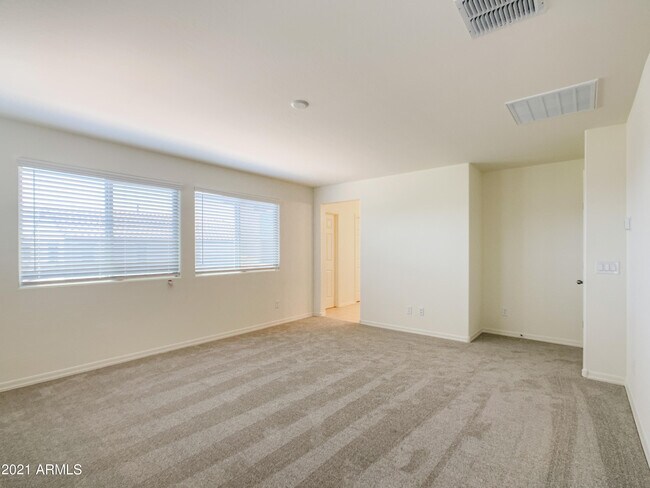 Building Photo - 8847 Fleetwood Ln