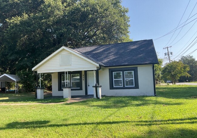 Primary Photo - AVAILABLE NOW! Two bedroom home in Dallas!!