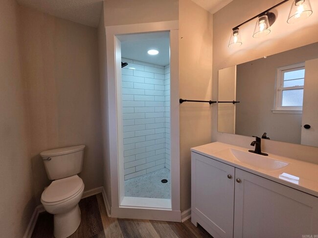 Building Photo - 8 Willowridge Cove