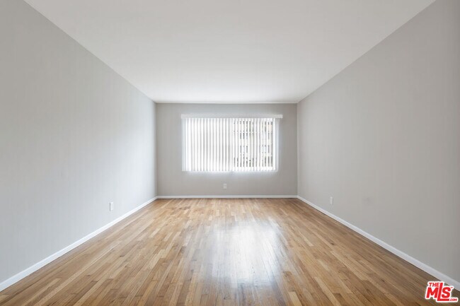 Building Photo - 4121 Santo Tomas Dr