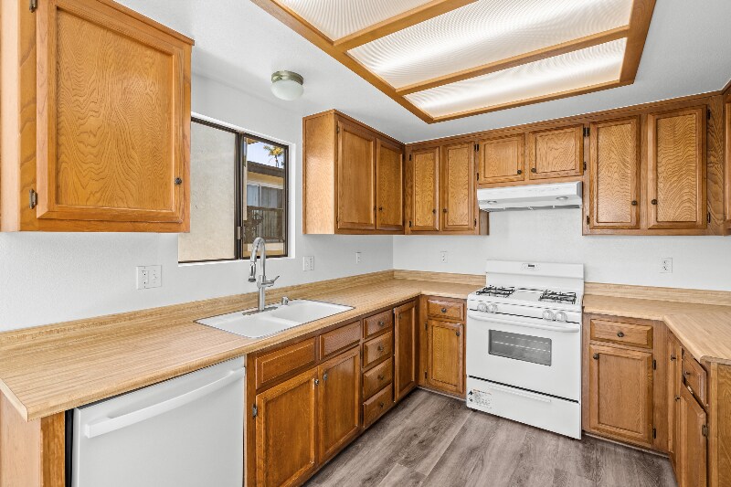 Building Photo - 440 Solar Way
