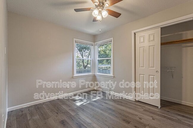 Building Photo - 5709 W 75th St