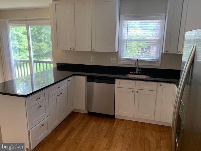 Building Photo - 1569 Templeton Pl