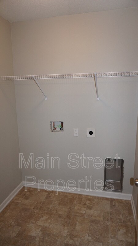 Building Photo - 2219 Waltham St