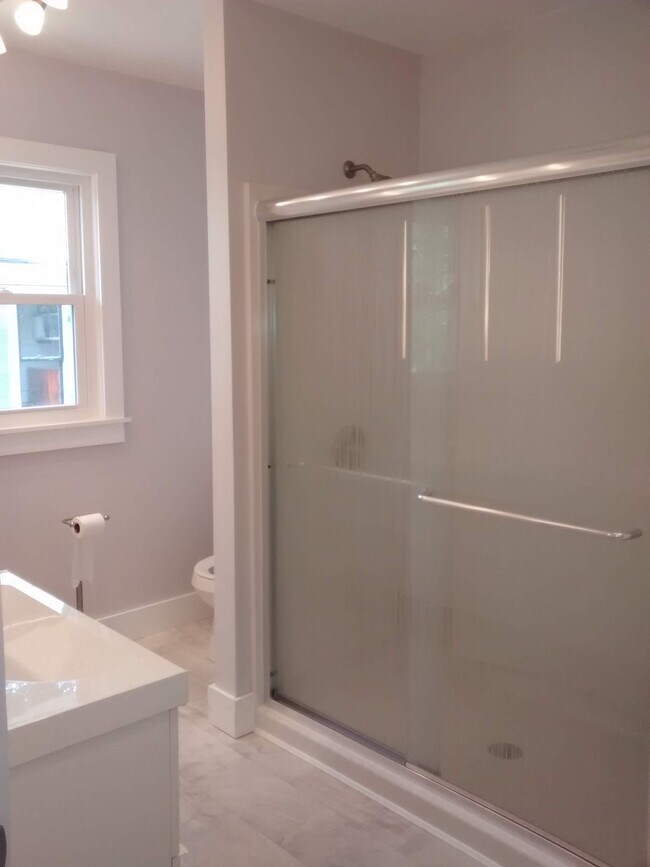 Building Photo - 53 Main St