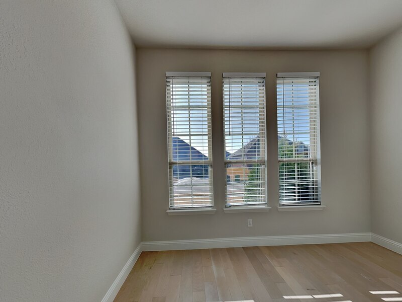 Building Photo - 721 Precious Dr