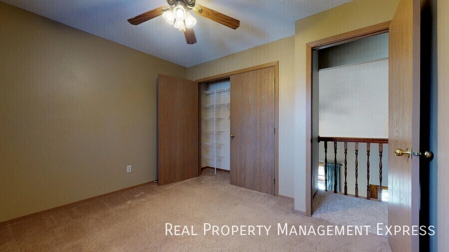 Building Photo - 4712 E Blazewood Dr