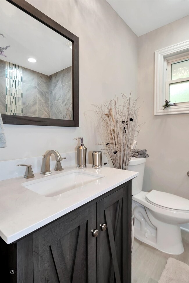 Building Photo - 2055 Downey Rd