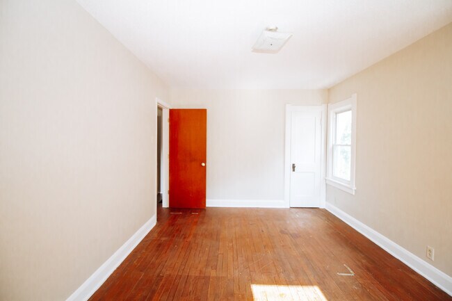 Building Photo - 3342 Jeannette Ave
