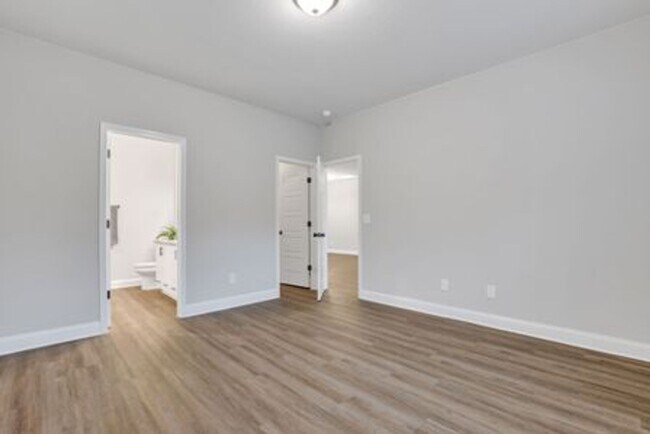 Building Photo - 120 B Smithfield Dr