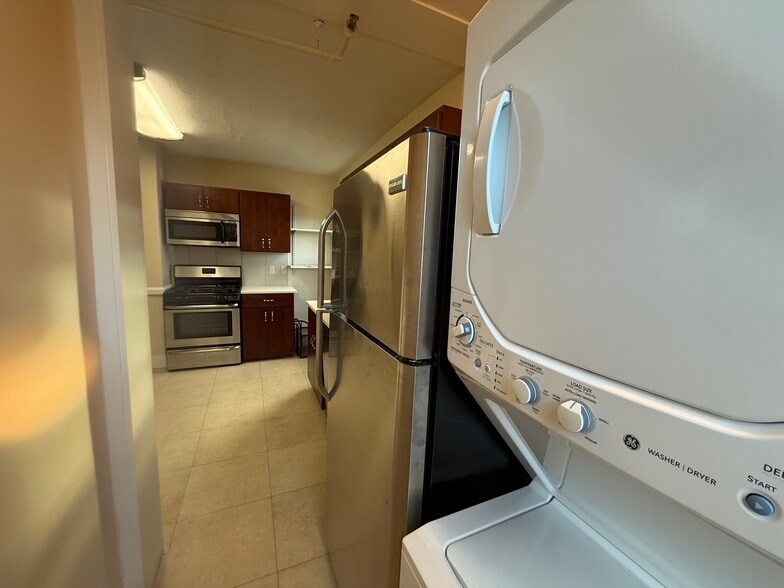 Building Photo - 27 Housatonic St