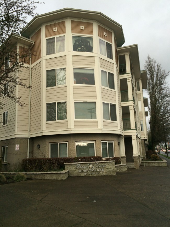 6819 NE Sandy Blvd 6819 NE Sandy Blvd Portland OR 97213 Apartment