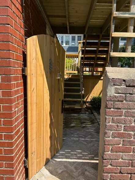 Building Photo - 503 N 18th St