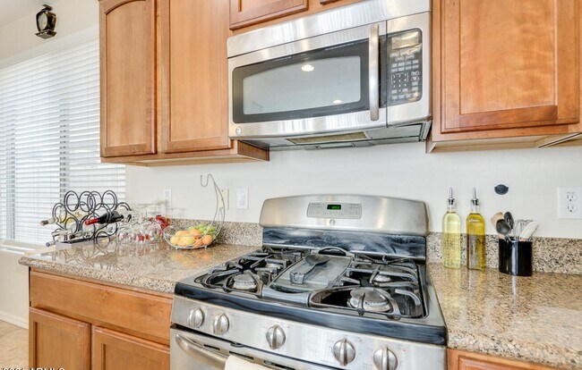 Building Photo - 14586 W Port Au Prince Ln