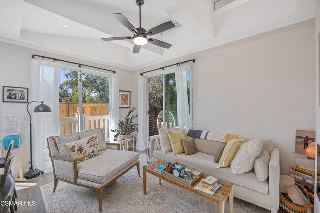 Building Photo - 313 Raymond St