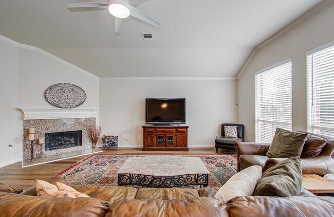 Building Photo - 17611 Emerald Garden Ln