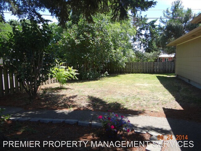 Building Photo - 3 br, 2 bath House - 902 25th Place