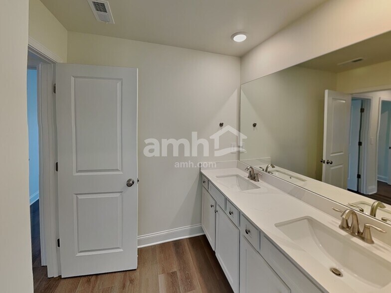 Building Photo - 3622 Creek View Cir