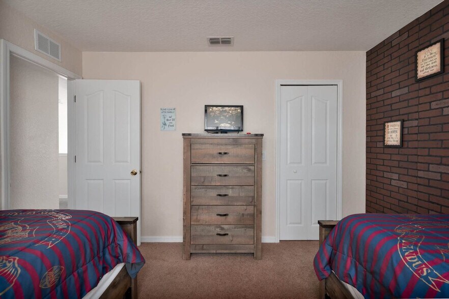 Building Photo - 448 Miramar Ave